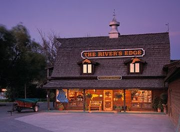 montana/the-missouri-river-country/shop/simms-the-river-s-edge-fly-shop