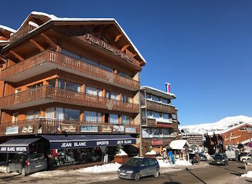france/courchevel/shop/jean-blanc-sports