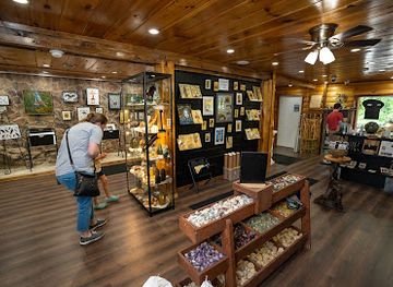 kentucky/daniel-boone-national-forest/shop/red-river-gorge-earth-shop