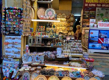vietnam/hoi-an-ancient-town/shop/hoan-souvenir-hoi-an-shop