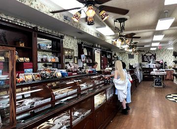 michigan/mackinac-island/shop/joann-s-fudge