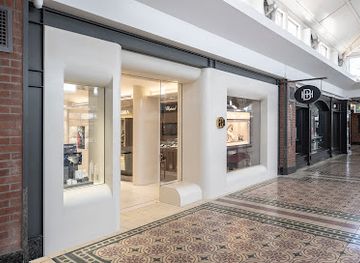 south-africa/cape-town/v-a-waterfront/shop/bhh-boutique-v-a-waterfront