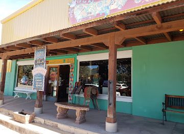 Global Arts Gallery & Lillian's Closet