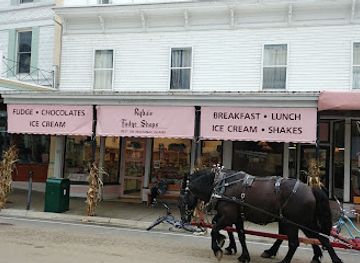 michigan/mackinac-island/shop/ryba-s-fudge-shop-cornerstore