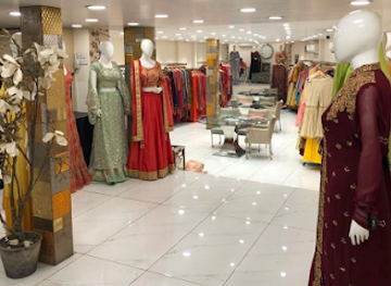 india/north-india/shop/kanchan-fashion-clothing-bridal-store