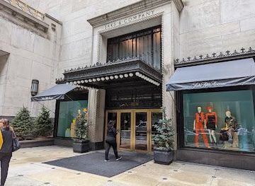 connecticut/greenwich/shop/saks-fifth-avenue
