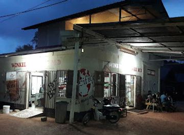 suriname/brokopondo-reservoir/shop/supermarkt-weewee-md-menkie