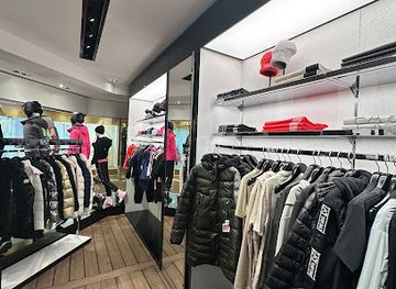 france/meribel/shop/emporio-armani