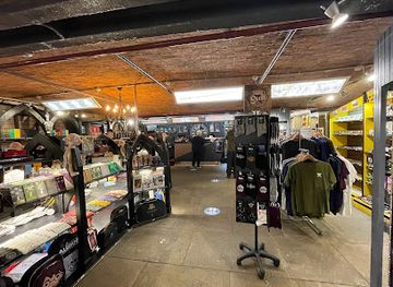 united-kingdom/liverpool/albert-dock/shop/pride-of-liverpool