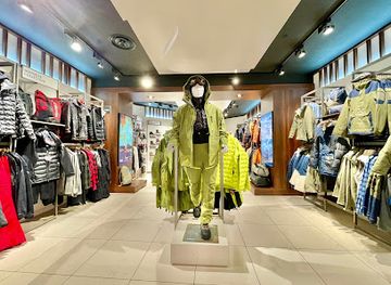 france/chamonix-mont-blanc/shop/columbia-sportswear-chamonix