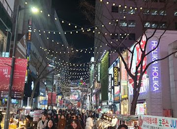 south-korea/seoul/shop/brand-market-clothing-shop