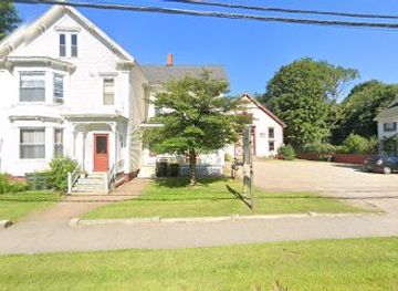 new-hampshire/laconia/shop/carriage-barn-antiques