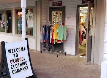 iowa/lake-okoboji/shop/okoboji-clothing-company