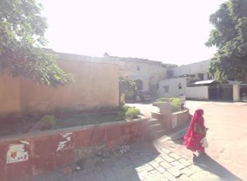 india/jaipur/jantar-mantar/shop/rajasthani-henault-design