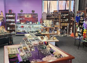tennessee/west-tennessee/shop/charlotte-s-mystical-web