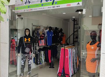 colombia/armenia/shop/crazy-people