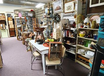 arkansas/rogers/shop/sweetpea-the-rooster-antiques-more