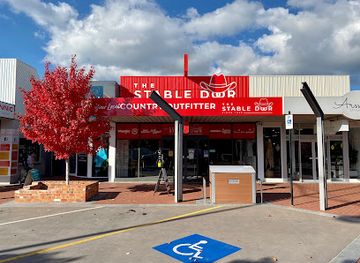 australia/pilbara/shop/the-stable-door