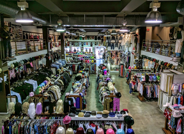 california/hollywood/shop/iguana-vintage-clothing