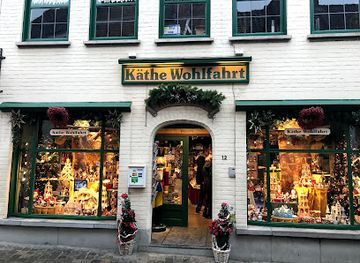 belgium/bruges/minnewater/shop/kathe-wohlfahrt