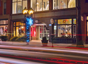 connecticut/new-haven-harbor/shop/raggs-for-men-and-women