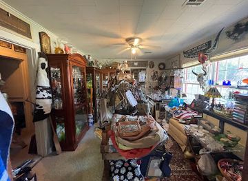 oklahoma/cherokee-landing-state-park/shop/lawley-house-antiques-and-fabric-native-american