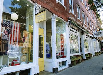 vermont/woodstock/shop/footprints