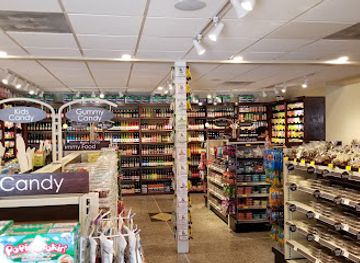 ohio/maumee-bay-state-park/shop/maumee-valley-chocolate-and-candy