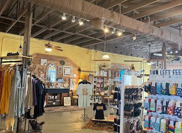 texas/corpus-christi/downtown-corpus-christi/shop/bleu-frog