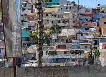 haiti/lac-azuei/shop/kajafoly