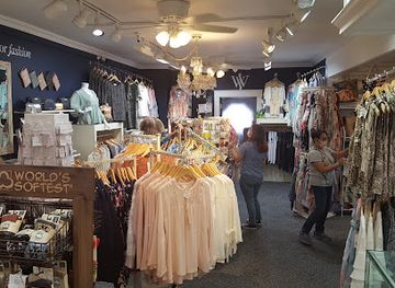 michigan/frankenmuth/shop/the-white-house-boutique