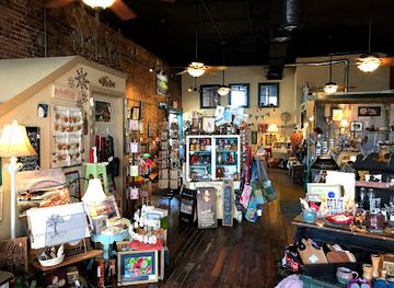 wisconsin/great-river-road/shop/the-planted-tree-gallery-gifts