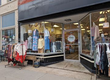 wisconsin/chippewa-valley/shop/iris-boutique