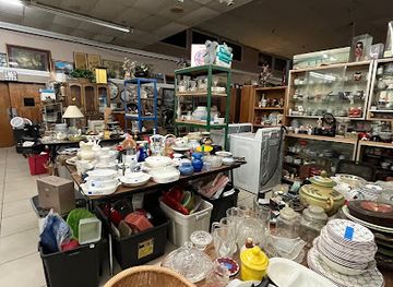 california/fresno/shop/yoshis-warehouse