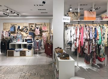 portugal/cascais/shop/chic-monday-cascais