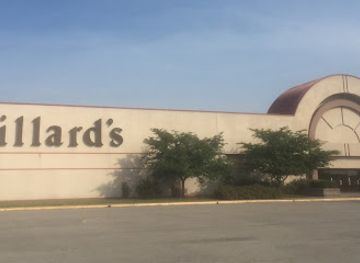 illinois/illinois-ozarks/shop/dillard-s