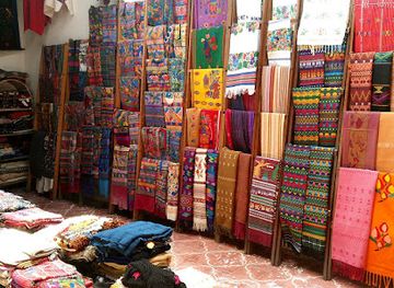 guatemala/caribbean-coast/shop/museo-casa-del-tejido-antiguo