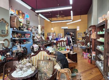 arkansas/eureka-springs/shop/downtown-eureka-uniques-antiques-collectables