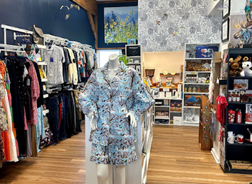 canada/lakeland-county/shop/unique-bowtique-gift-gallery