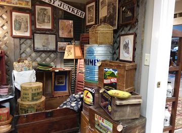 vermont/killington/shop/the-curiosity-shop
