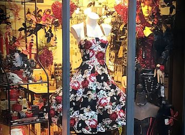 united-kingdom/leicestershire/shop/curiosity-boutique-gothic-crystal-holistic-shop