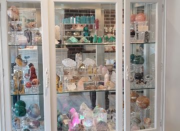 missouri/st-charles/shop/crystal-cottage