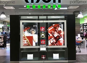 switzerland/zug/shop/apotheke-drogerie-parfumerie-moll