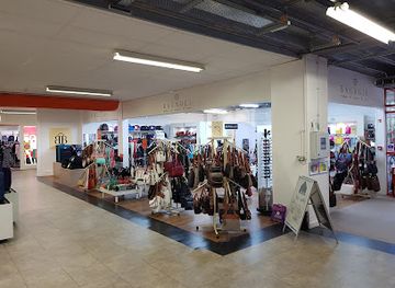 united-kingdom/monmouthshire/shop/labels-shopping