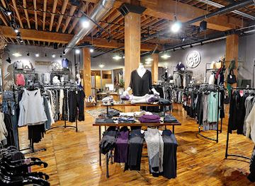 iowa/dubuque/shop/namaste-athleisure-wear