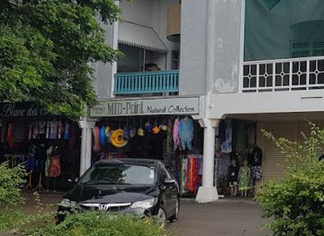 mauritius/flic-en-flac/shop/mid-point-natural-collection