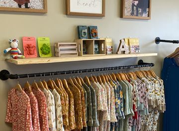 west-virginia/elkins/shop/amelia-s-closet