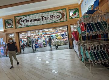 massachusetts/metrowest/shop/holyoke-mall