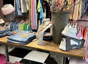 united-kingdom/peak-district/shop/ivie-luxe