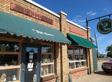 michigan/pictured-rocks-national-lakeshore/shop/gift-station